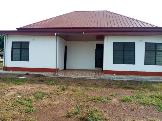 Office / admin building — Photo 4