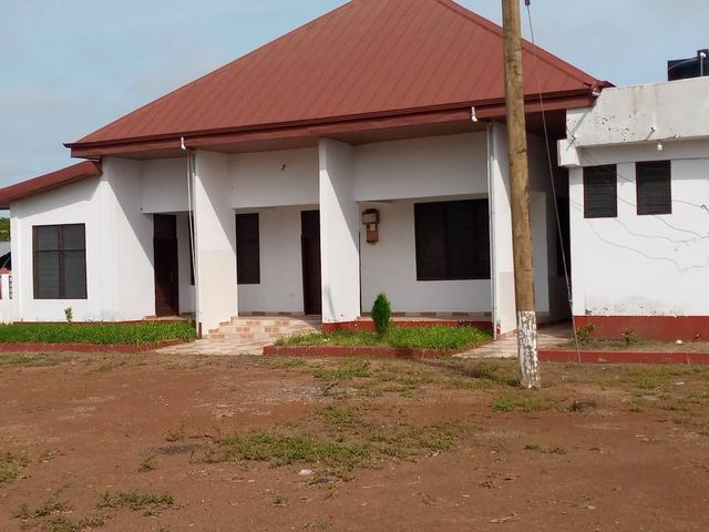 Office / admin building — Photo 7