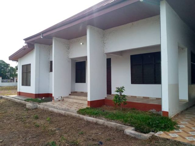 Office / admin building — Photo 16