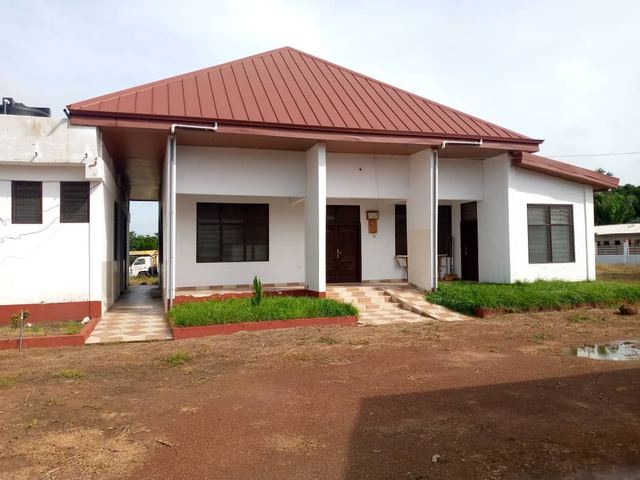 Office / admin building — Photo 18