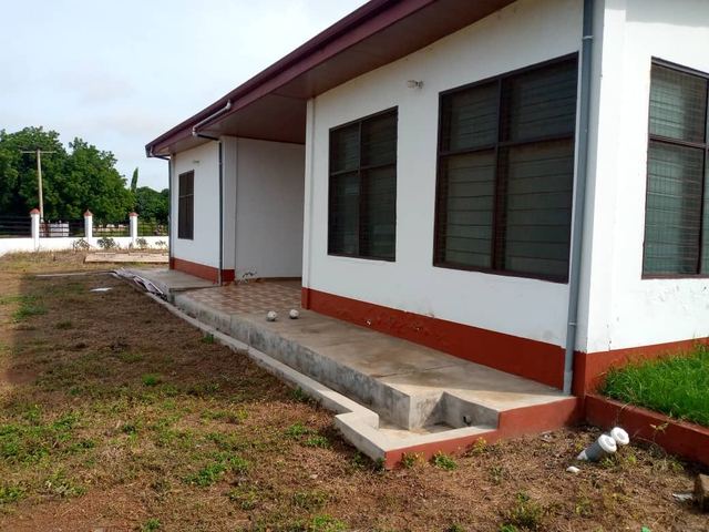 Office / admin building — Photo 28