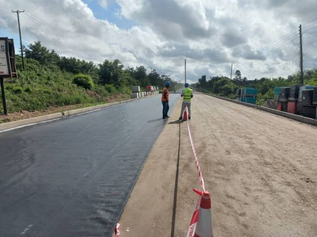 Nhyieso road project — Photo 13