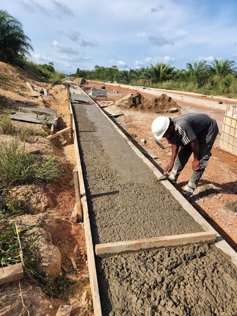 Road base & materials haulage — Photo 5