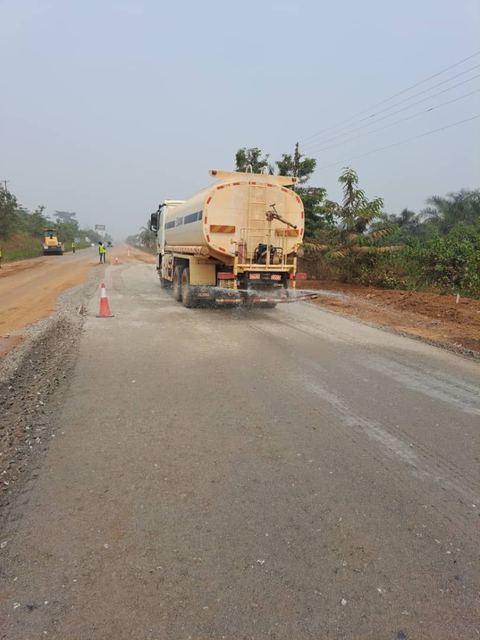 Nhyieso road project — Photo 1