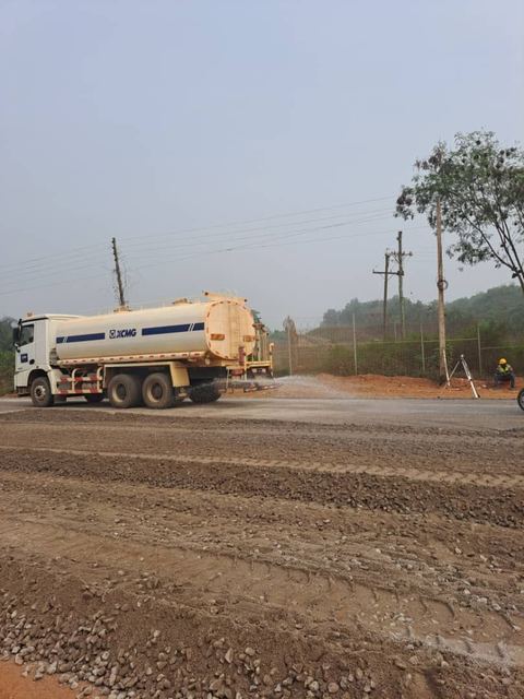 Nhyieso road project — Photo 5